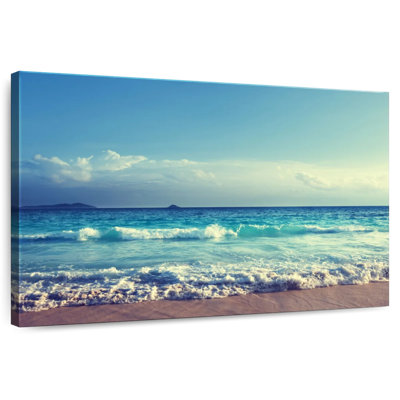 Gillard Seychelles Beach Waves
