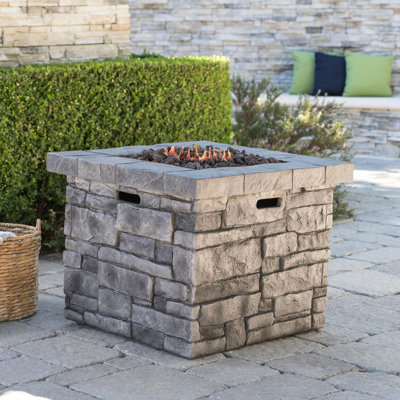 Foyer extérieur gris de 76 cm (30 po) - 40 000 $. Créez une cour arrière chaleureuse et accueillante. Fonctionne au propane. Gris. Aucun assemblage requis. Faites de votre jardin un havre de paix.