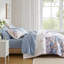 Ensemble d'édredon floral avec draps bleu très grand californien-117539229-117539227
