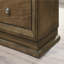 Mobilier de chambre à coucher style transitionnel 1 pièce avec 5 tiroirs en queue d'aronde et boutons en métal finition noyer