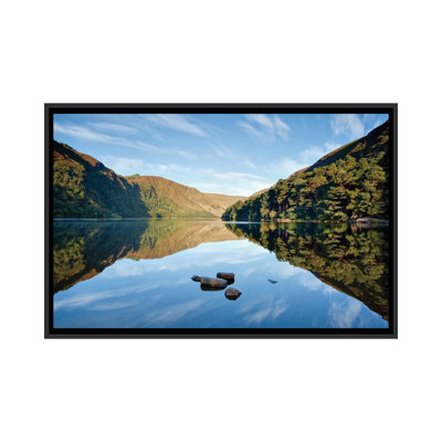 «Morning Reflection» par Gareth McCormack - Estampe numérique sur toile tendue avec châssis