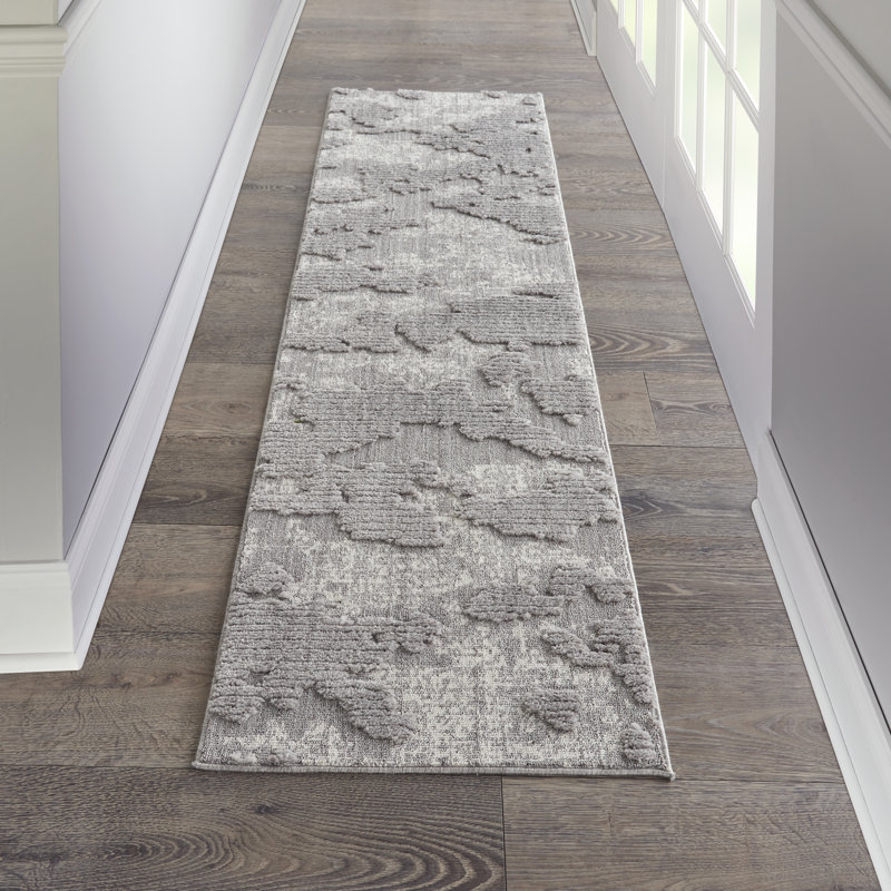 Tapis gris en polyester tissé à la machine, Tapis de couloir 2 pi 2 po x 7 pi 6 po