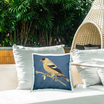 Coussin décoratif d'extérieur à imprimé oiseau traditionnel par Lanie Loreth