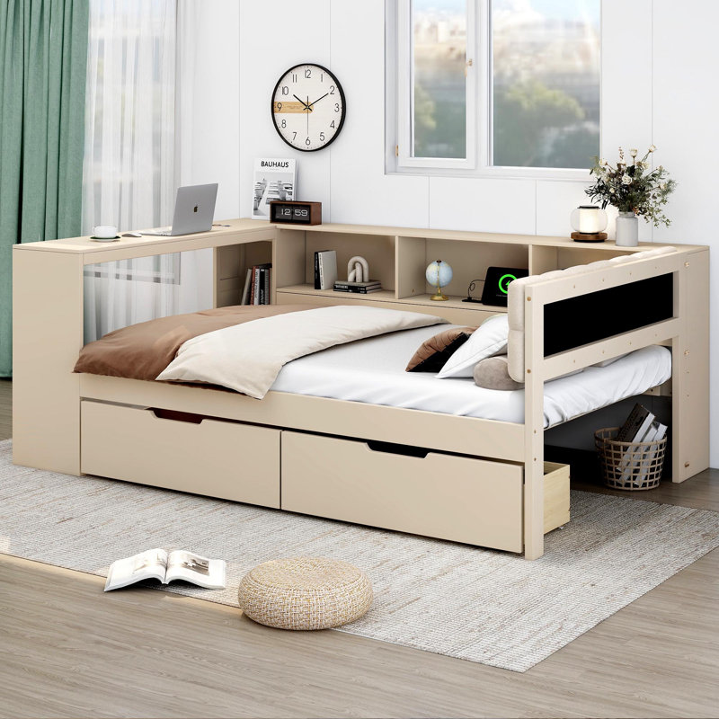 Lit plateforme en bois pleine grandeur avec tablettes de rangement, tiroirs, station de charge et tête de lit tapissier, crème