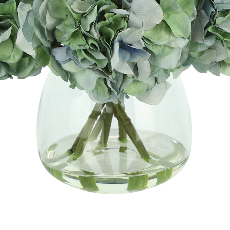 Hortensias dans un vase en verre, Bleu