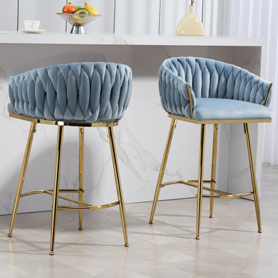 26 tabourets de bar de 26 po à hauteur de comptoir, siège en velours bleu pour îlot de cuisine avec dossier ondulé à la main, base et repose-pieds chromés dorés, coussin en mousse à haut rebond confortable, pieds réglables en métal 2,