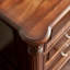 Armoire d'appoint en noyer massif
