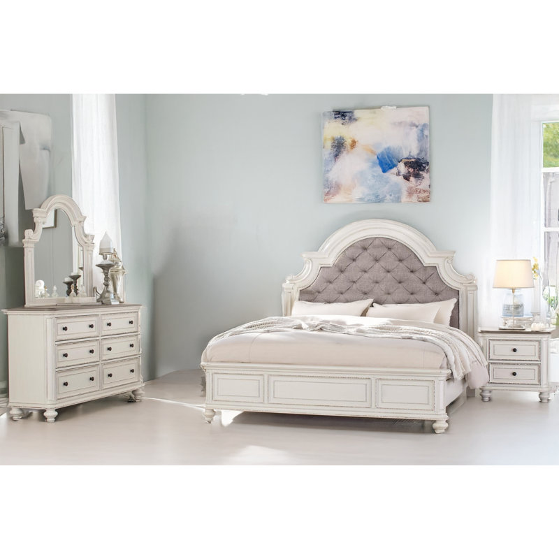 Nina Antique White Upholstered Tufted Panel Bedroom Set, Très grand