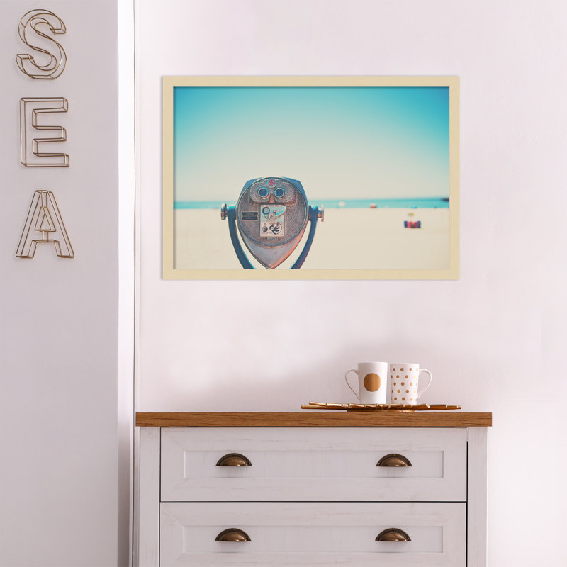Beach Views - Reproduction de photo sur papier encadrée, H 27 po x l 41 po, Encadré naturel