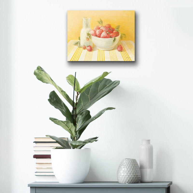 «Strawberries And Cream» par Danhui Nai, art mural en verre acrylique, H 12 po x l 16 po x P 0,13 po