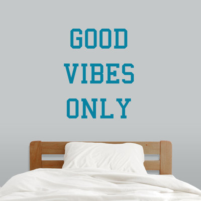 Décalcomanie murale "good vibes only"