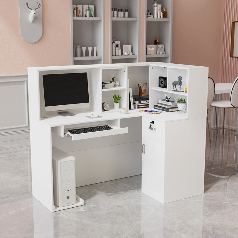 Bureau de réception Dubin, Blanc