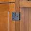 Armoire d'angle de 72 po avec 8 portes - Gardez vos articles organisés Construction de couleur chêne pour la cuisine Poignées en métal très polyvalentes