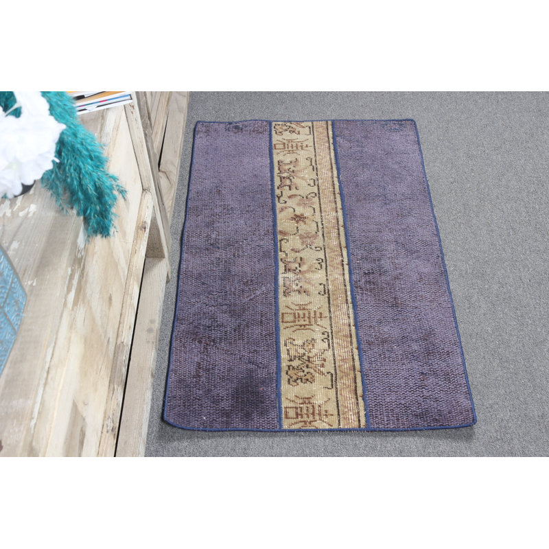 Tapis turc vintage rétro Anatolian idéal pour un vestibule de style bohémien et rustique ou un décor de petite taille classique