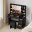 Ensemble de tabouret de maquillage, petit bureau avec miroir éclairé, station de charge, tiroirs Lindsborg-106912037