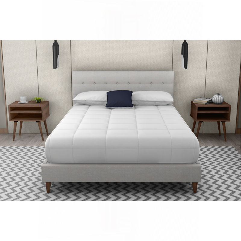Lit tapissier avec 2 tables de chevet, Grand lit