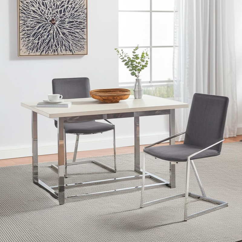 Ensemble de deux chaises d'appoint de salle à manger rembourrées en velours et en métal gris et argent