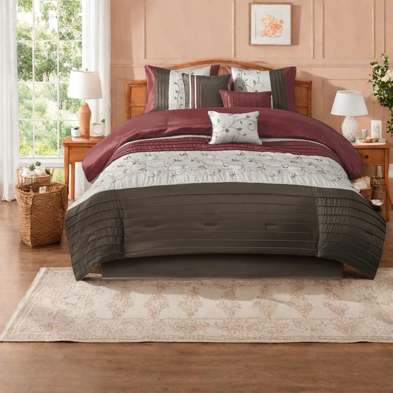 Ensemble de literie brodée luxueuse, polyester brillant, style élégant pour la maison