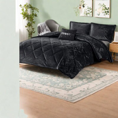 Luxury Velvet Bedding Sets, Polyester Comforter, Modern Design For Home