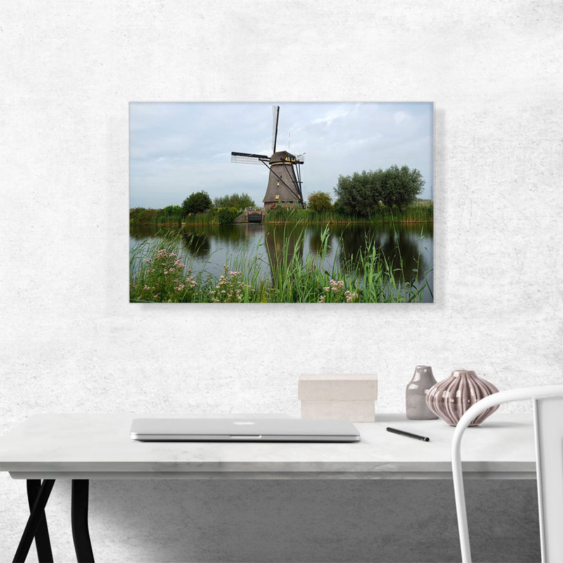 Pays-Bas, moulin à vent sur une rivière - reproduction de photo sur toile tendue, H 18 po x l 26 po x P 1,5 po