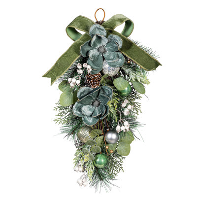 Ornement artificiel en branches de pin avec ornements et fleurs, H 25 po