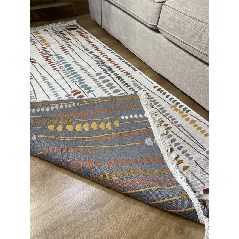 Laurencia Polka Dots Indoor / Outdoor Rug, Rectangle 5'3" x 7'7"