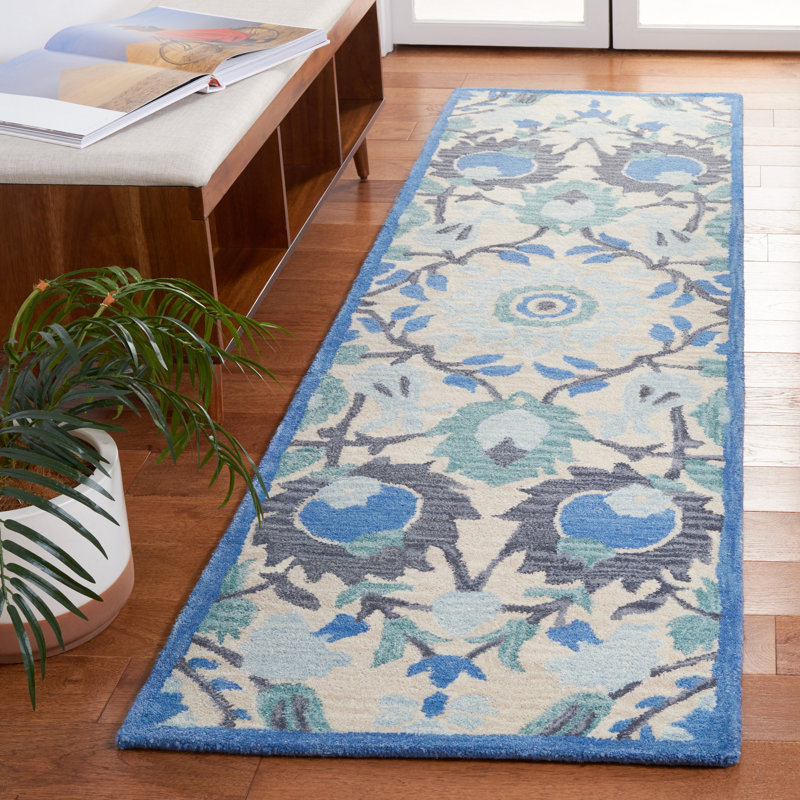 Antiquity Hand Tufted Wool Floral Rug, Runner 2'3" x 8'