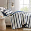 Édredon rayé à 3 teintes pour lit double / grand lit, aspect froissé doux, rembourrage intégral, revers en microfibre brossée, esthétique côtière contemporaine bleue,-131527614