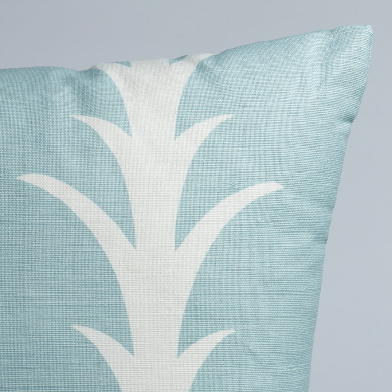 Coussin à rayures Schumacher x Celerie Kemble