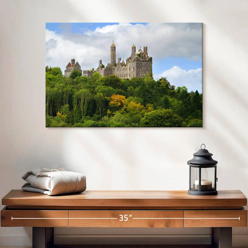 Lilie Ireland's Dromore Castle, H 16 po x l 24 po