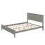 Un lit plateforme moderne, habilement fabriqué en bois-10161690