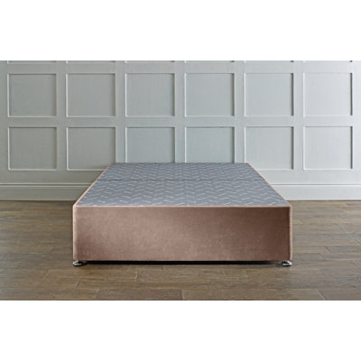 Pelemon Upholstered Double (4'6) Bed