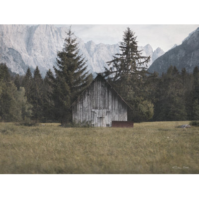 Cabane dans la clairière