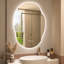 Miroir de salle de bain à rétroéclairage DEL irrégulier avec traitement antibuée, intensité lumineuse réglable à 3 températures de couleur, double commande tactile et verre trempé-129952263