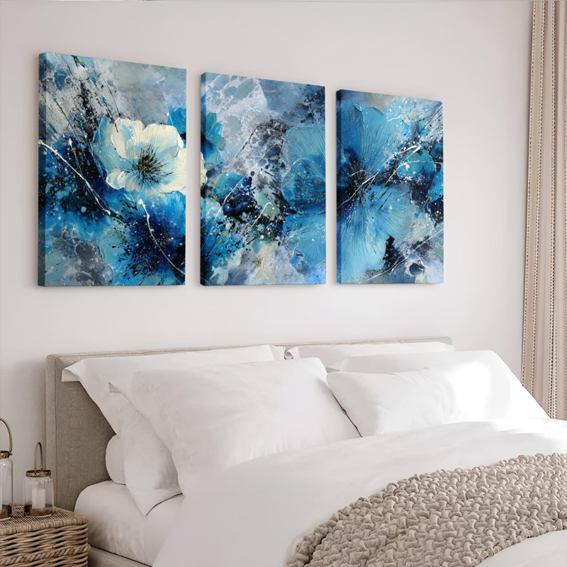 Ensemble de 3 tableaux abstraits floraux bleus sur toile tendue, H 30 po x l 60 po