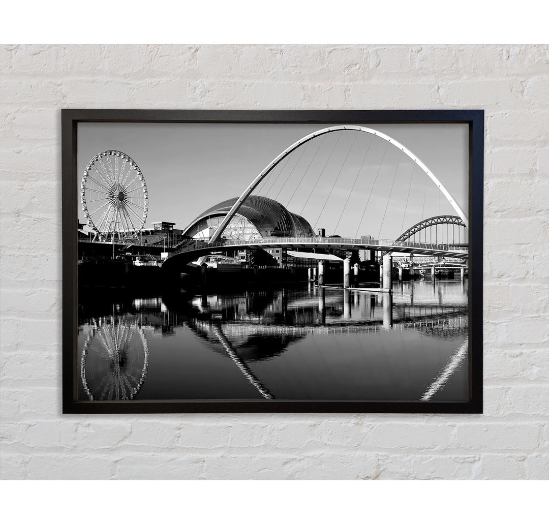 The City Of Fun Newcastle B N W - Einzelbildrahmen Kunstdrucke auf Leinwand