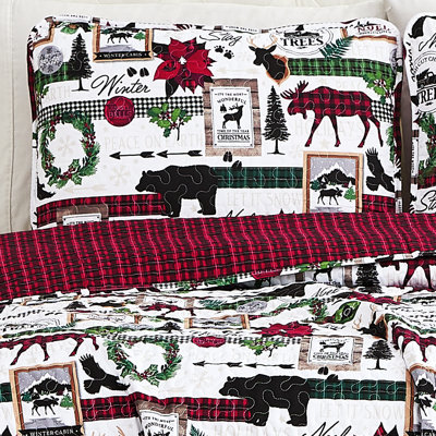 Merry Town White/Green/Red Microfiber Reversible Quilt Set