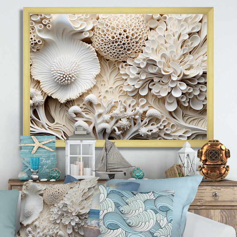 Collage abstrait de fleurs de corail II sur toile, Cadre doré simple, H 24 po x l 32 po x P 1 po