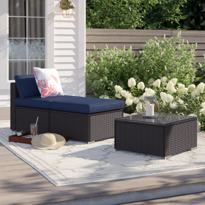 Chaise de patio avec coussins Mcgahan