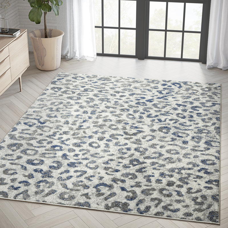 Tapis gris à imprimé guépard Ebian, Rectangle 5 pi 3 po x 7 pi 6 po