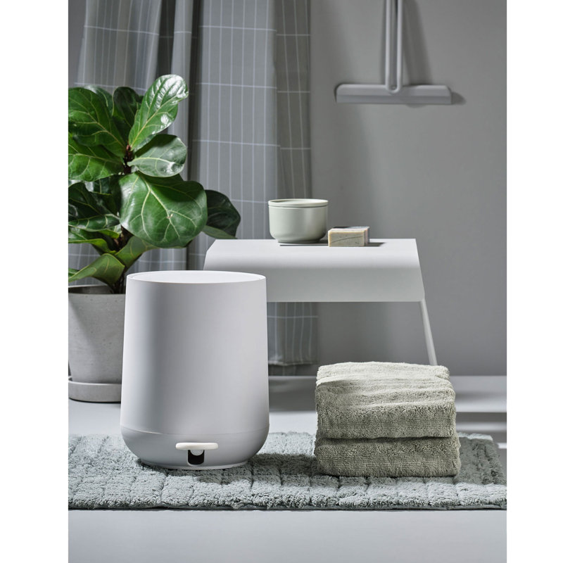 Gratton Plastic Step On Kitchen Trash Can, 5 L, White