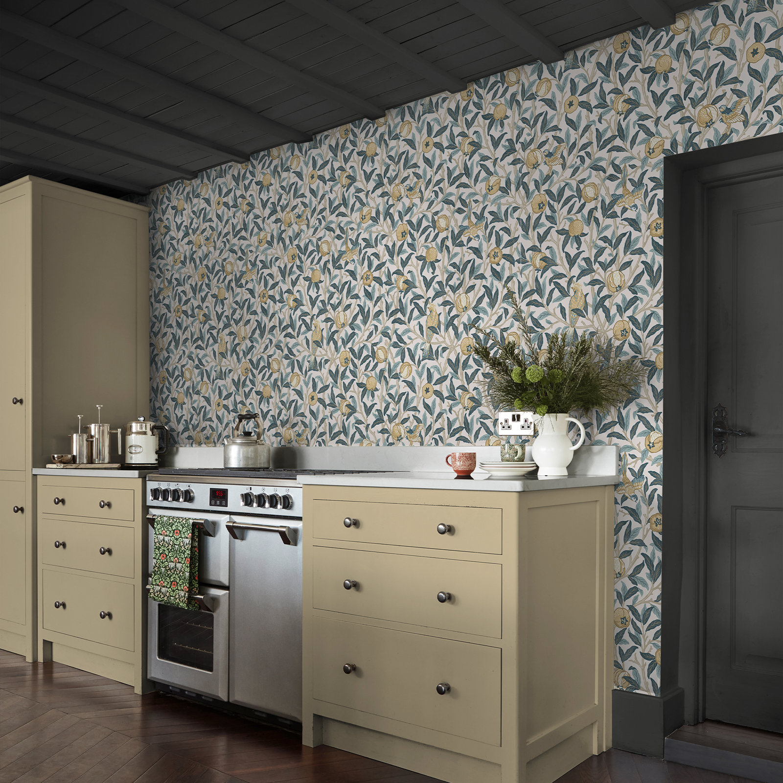 Nilda Floral Wallpaper, Blue