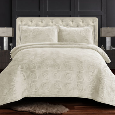 Capri Velvet Quilt