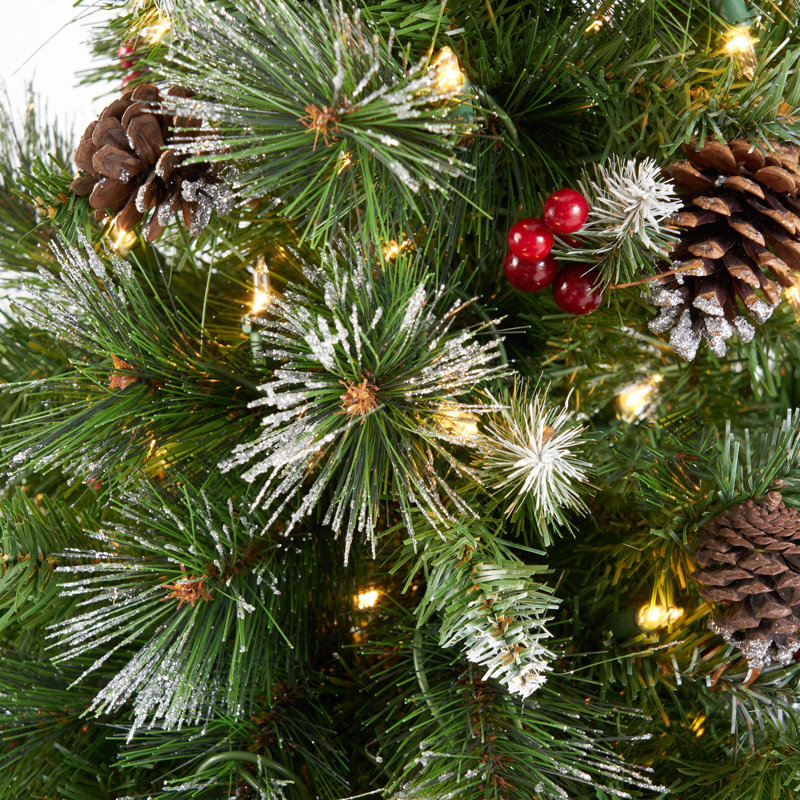 Arbre de Noël 4,5 pi avec poils scintillants avec baies rouges, pommes de pin et 200 lumières claires, 407 pointes, branches articulées pour une installation facile