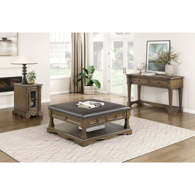 Table basse brune de style traditionnel avec similicuir, garniture cloutée et tiroirs coulissants pour un revêtement en cuir café rustique, 4 tiroirs, espace confortable bronze