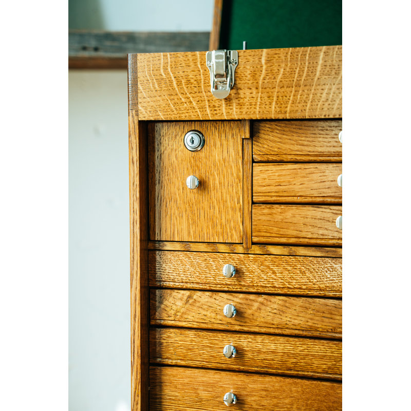 Gerstner 2613 Keepsake Chest – Handcrafted in the USA from Oak