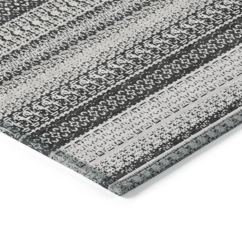 Tapis noir rond 8 po