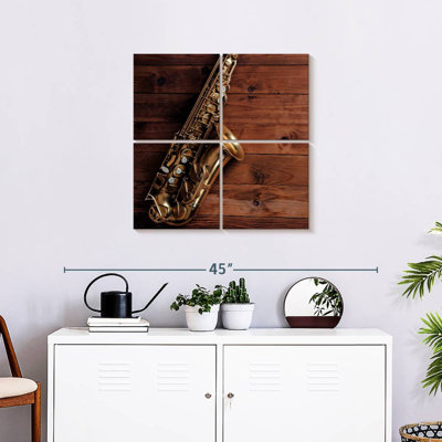 Saxophone sur bois