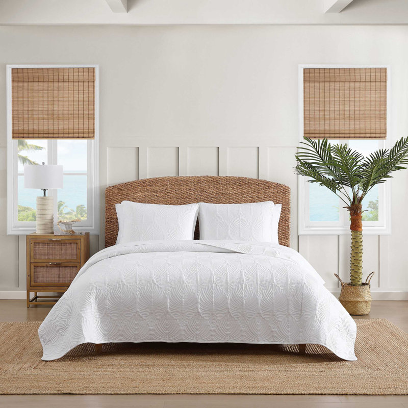 Quilt, Queen Quilt + 2 Standard Shams