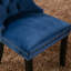 Luxueux ensemble de chaises de salle à manger rembourrées en velours à haut dossier avec pieds en bois massif et garniture cloutée, confortable et élégant-121054338-121054344